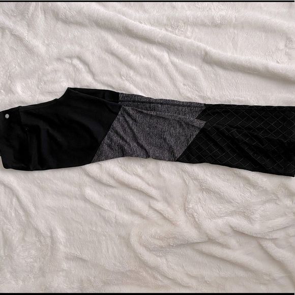 Form fitting thick material leggings - Picture 1 of 7